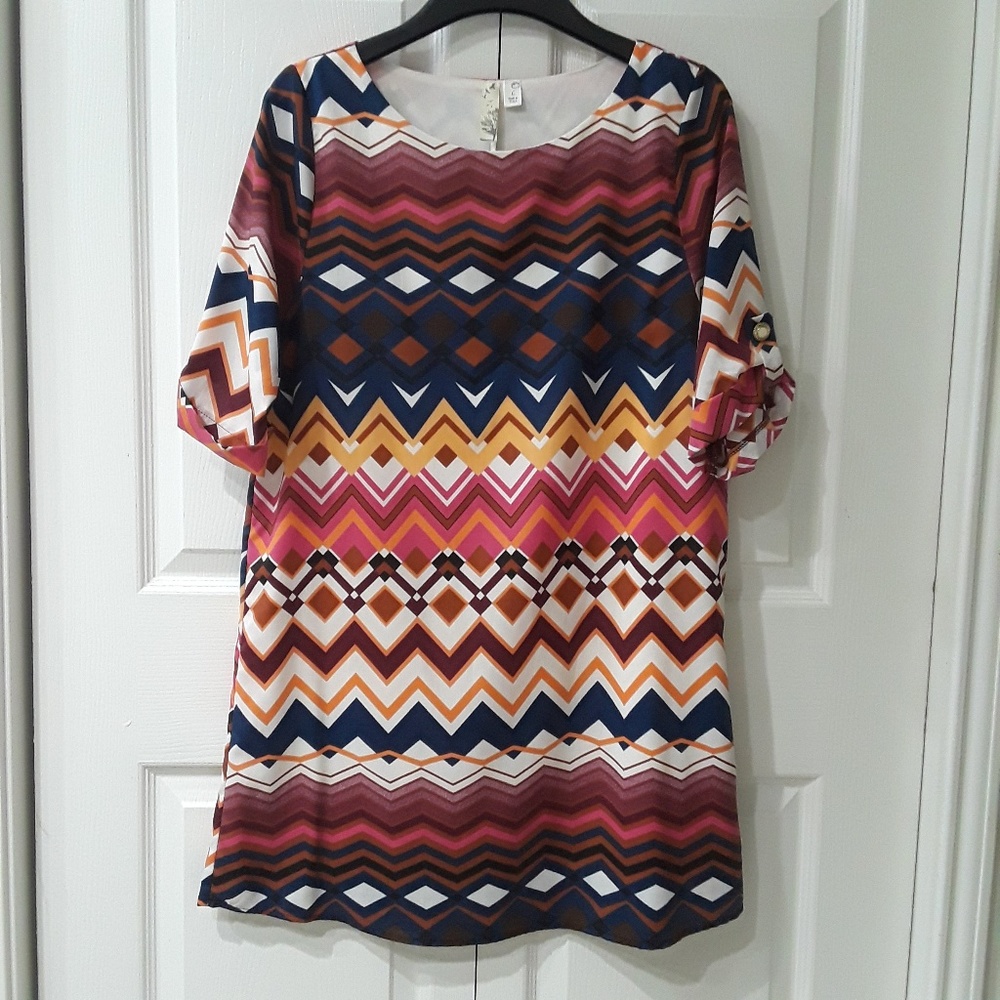 Beautiful Francesca's geometric shift dress, Sz L
